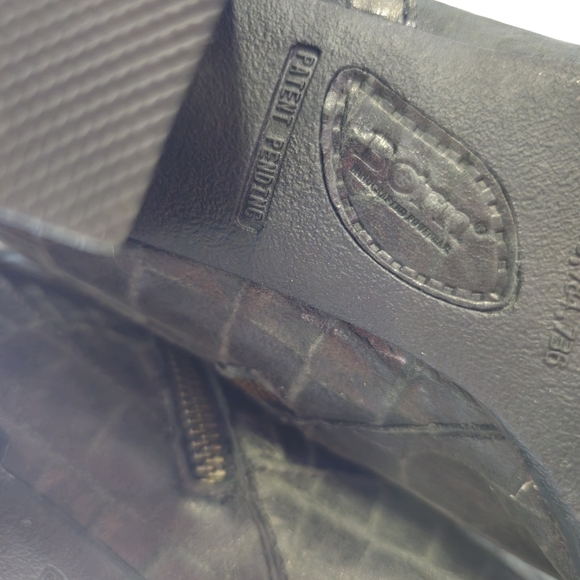 Born Black Textured Heeled Boots size 7.5 - Picture 12 of 16